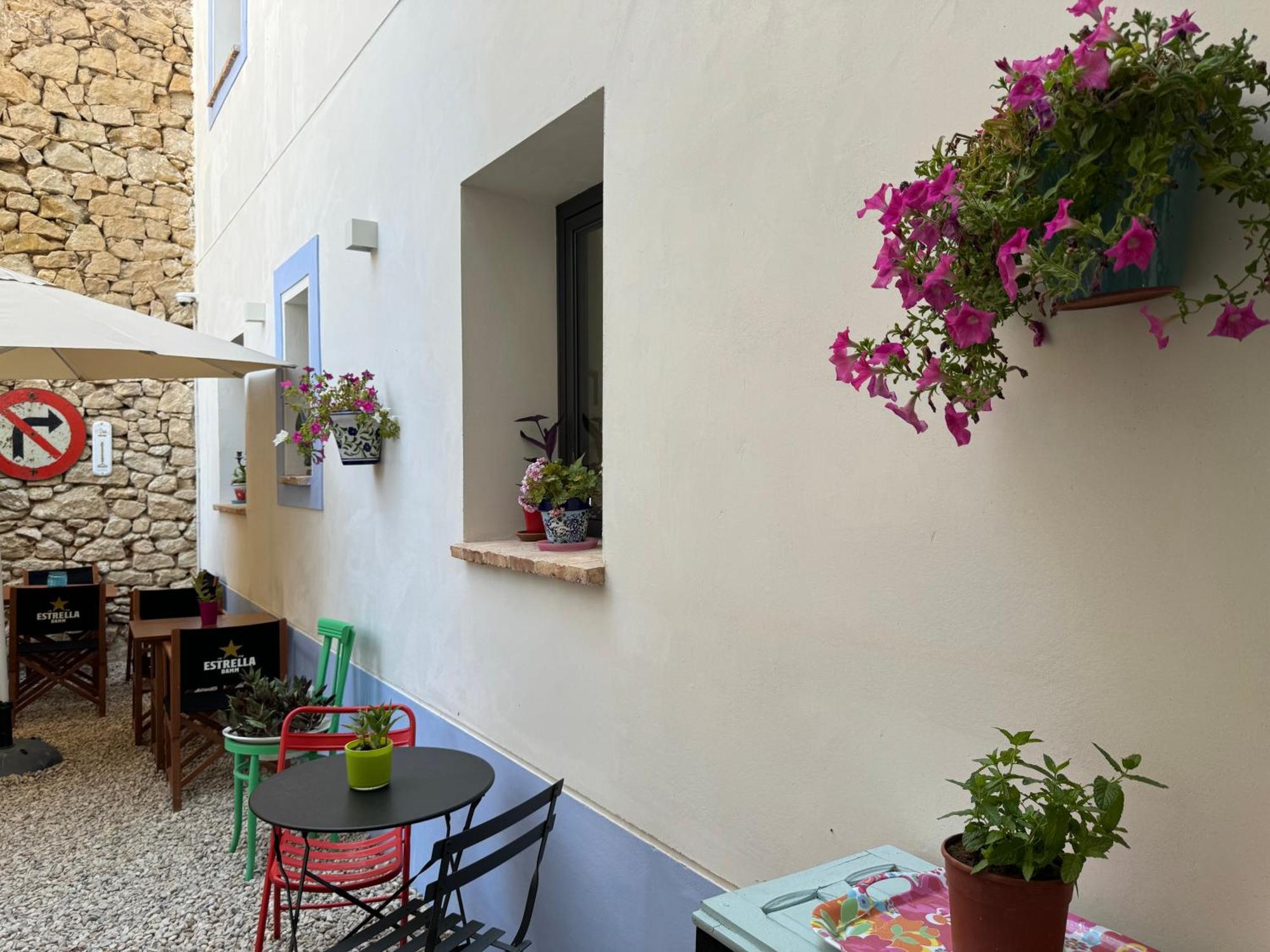 Casa Don Pelayo Boutique Apartments & Cafe 발데로브레스 외부 사진
